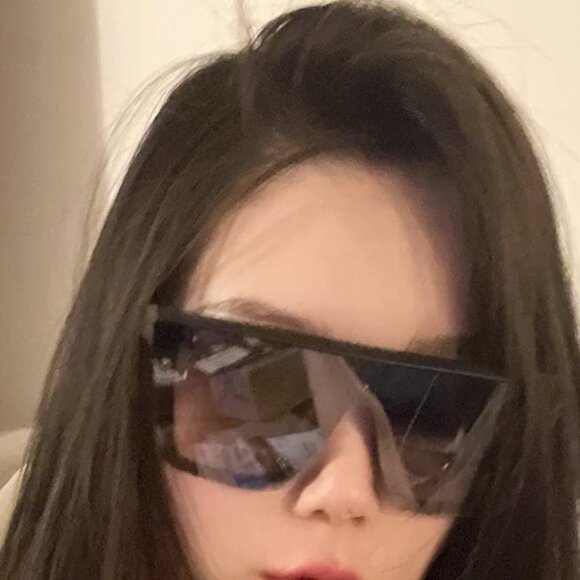 Square black NEW sunglasses - Picture 4 of 7